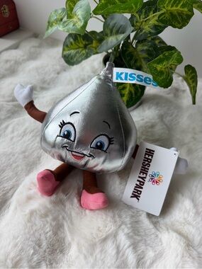 Hershey Park Kisses Plush - Metallic Silver with Pink Shoes